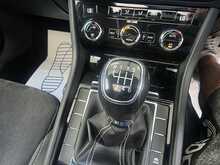 Skoda Superb 2.0 TDI SportLine Estate 5dr Diesel Manual Euro 6 (s/s) (150 ps) - U14591