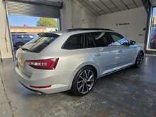 Skoda Superb 2.0 TDI SportLine Estate 5dr Diesel Manual Euro 6 (s/s) (150 ps) - U14591