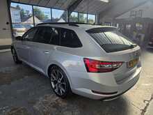 Skoda Superb 2.0 TDI SportLine Estate 5dr Diesel Manual Euro 6 (s/s) (150 ps) - U14591