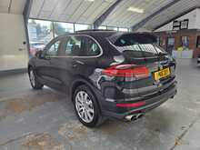 Porsche Cayenne 4.2 TD V8 S SUV 5dr Diesel TiptronicS 4WD Euro 5 ( SUV 4.2 Automatic Diesel - U14612