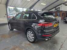 Porsche Cayenne 4.2 TD V8 S SUV 5dr Diesel TiptronicS 4WD Euro 5 ( SUV 4.2 Automatic Diesel - U14612