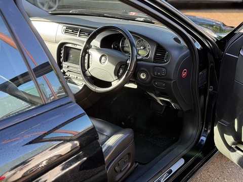 4.2 V8 R Saloon 4dr Petrol Automatic (314 g/km, 400 bhp)
