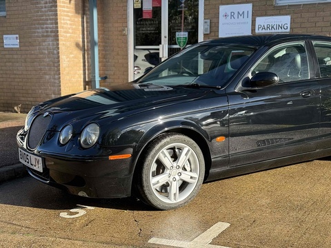 4.2 V8 R Saloon 4dr Petrol Automatic (314 g/km, 400 bhp)