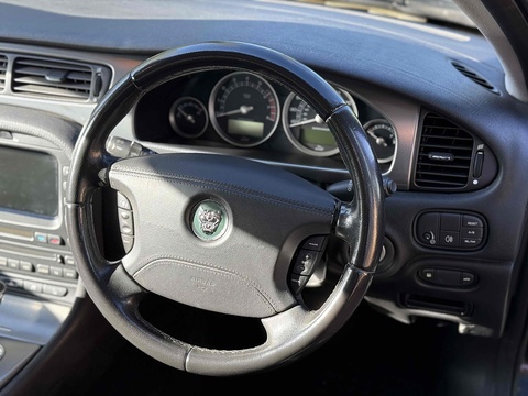 4.2 V8 R Saloon 4dr Petrol Automatic (314 g/km, 400 bhp)