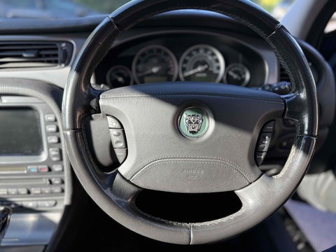 4.2 V8 R Saloon 4dr Petrol Automatic (314 g/km, 400 bhp)