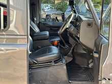 Land Rover Defender 90 Landmark 