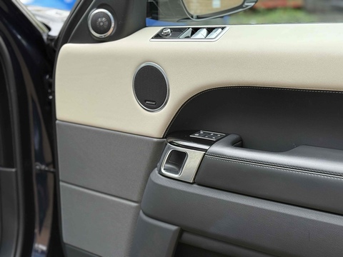 4.4 SD V8 Autobiography Dynamic SUV 5dr Diesel Auto 4WD Euro 6 (s/s) (339 ps)