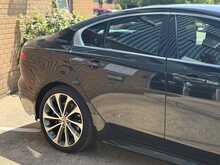 Jaguar XE P300i R-Dynamic HSE 