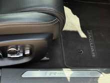 Jaguar XE P300i R-Dynamic HSE 