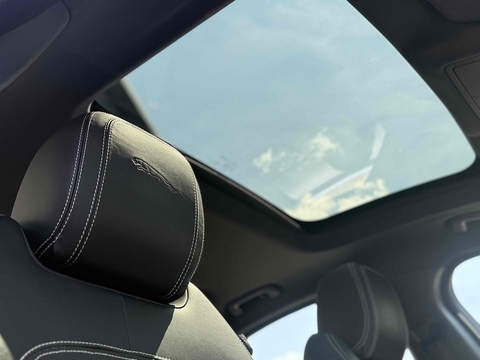 2.0 P300i R-Dynamic HSE Saloon 4dr Petrol Auto AWD Euro 6 (s/s) (300 ps)