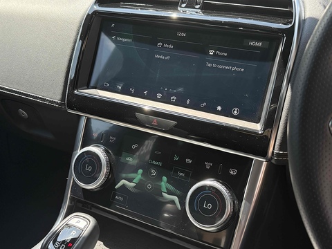 2.0 P300i R-Dynamic HSE Saloon 4dr Petrol Auto AWD Euro 6 (s/s) (300 ps)