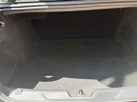 2.0 P300i R-Dynamic HSE Saloon 4dr Petrol Auto AWD Euro 6 (s/s) (300 ps)