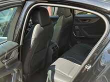 Jaguar XE P300i R-Dynamic HSE 