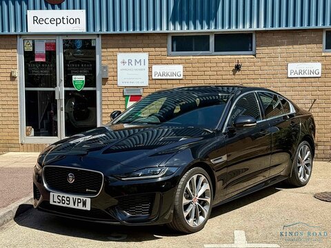 2.0 P300i R-Dynamic HSE Saloon 4dr Petrol Auto AWD Euro 6 (s/s) (300 ps)