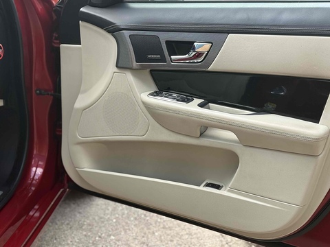 5.0 V8 XFR Saloon 4dr Petrol Auto Euro 5 (s/s) (510 ps)