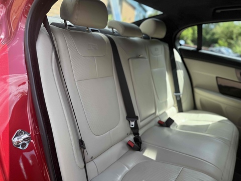 5.0 V8 XFR Saloon 4dr Petrol Auto Euro 5 (s/s) (510 ps)