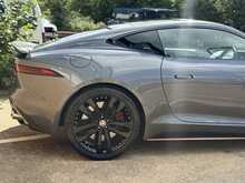 Jaguar F-Type V8 R 