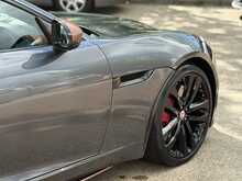 Jaguar F-Type V8 R 
