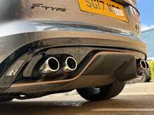 Jaguar F-Type V8 R 
