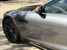 Jaguar F-Type V8 R 