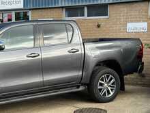 Toyota Hilux D-4D Invincible 