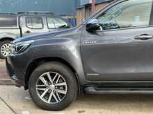 Toyota Hilux D-4D Invincible 