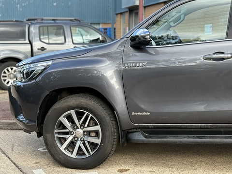 2.4 D-4D Invincible Pickup Double Cab 4dr Diesel Auto 4WD Euro 6 (s/s) (TSS) (150 ps)