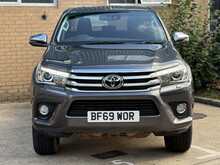 Toyota Hilux D-4D Invincible 