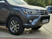 Toyota Hilux D-4D Invincible 