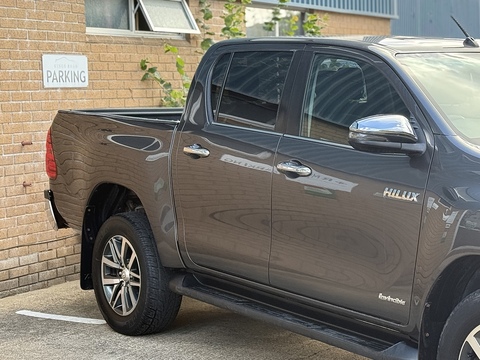 2.4 D-4D Invincible Pickup Double Cab 4dr Diesel Auto 4WD Euro 6 (s/s) (TSS) (150 ps)