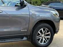 Toyota Hilux D-4D Invincible 