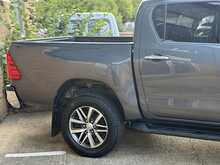 Toyota Hilux D-4D Invincible 