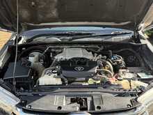 Toyota Hilux D-4D Invincible 