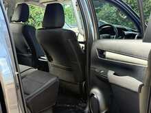 Toyota Hilux D-4D Invincible 