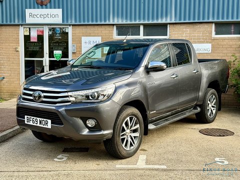 2.4 D-4D Invincible Pickup Double Cab 4dr Diesel Auto 4WD Euro 6 (s/s) (TSS) (150 ps)