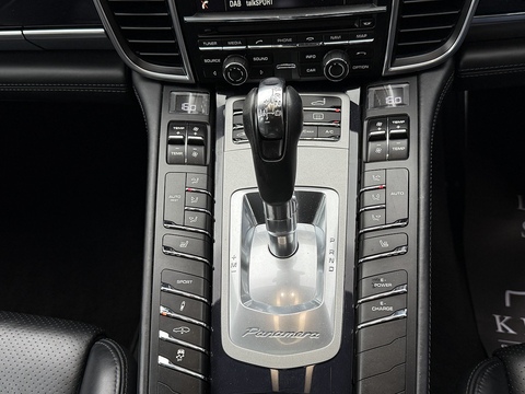 3.0 V6 E-Hybrid S Hatchback 5dr Petrol Plug-in Hybrid TiptronicS Euro 6 (s/s) (416 ps)
