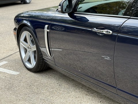 4.2 V8 Saloon 4dr Petrol Automatic (289 g/km, 400 bhp)