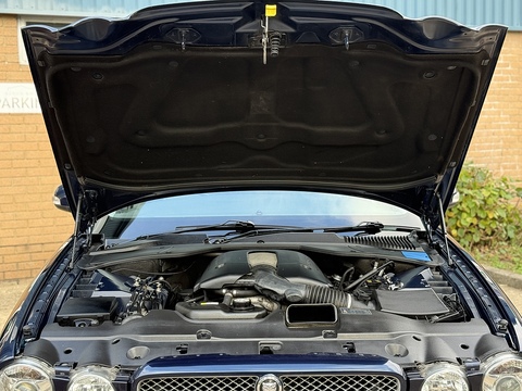4.2 V8 Saloon 4dr Petrol Automatic (289 g/km, 400 bhp)