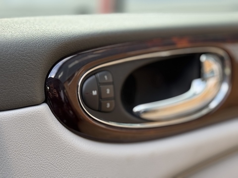 4.2 V8 Saloon 4dr Petrol Automatic (289 g/km, 400 bhp)