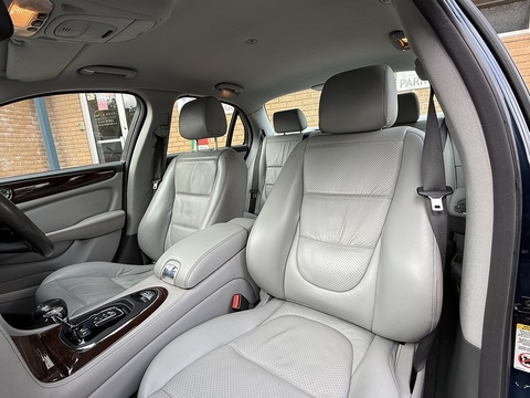 4.2 V8 Saloon 4dr Petrol Automatic (289 g/km, 400 bhp)