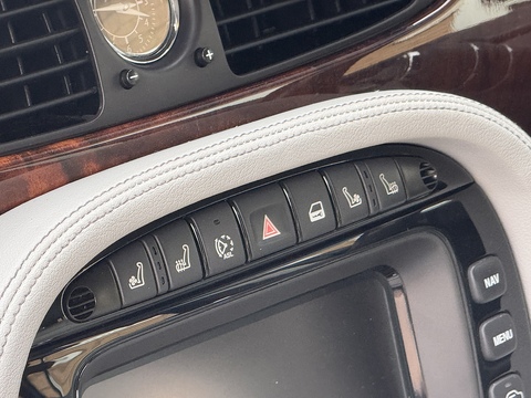 4.2 V8 Saloon 4dr Petrol Automatic (289 g/km, 400 bhp)