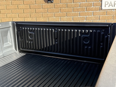 D-4D Invincible Pickup 2.8 Automatic Diesel