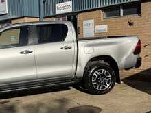 Toyota Hilux D-4D Invincible 