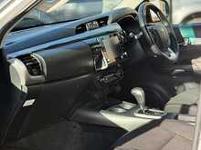 Toyota Hilux D-4D Invincible 