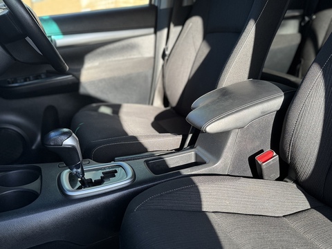 D-4D Invincible Pickup 2.8 Automatic Diesel