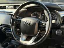 Toyota Hilux D-4D Invincible 