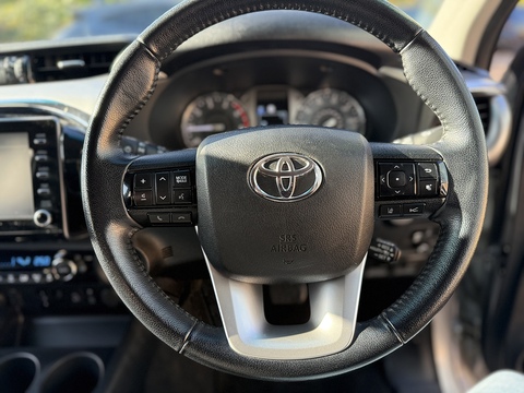 D-4D Invincible Pickup 2.8 Automatic Diesel