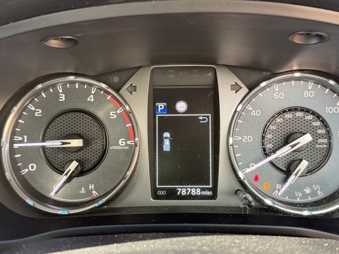 D-4D Invincible Pickup 2.8 Automatic Diesel