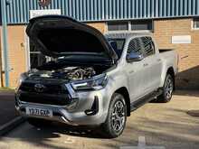 Toyota Hilux D-4D Invincible 
