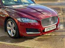 Jaguar XF d Portfolio 